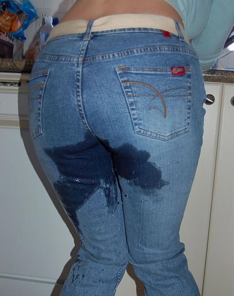 Pissing In Her Jeans Candi Ineed2pee